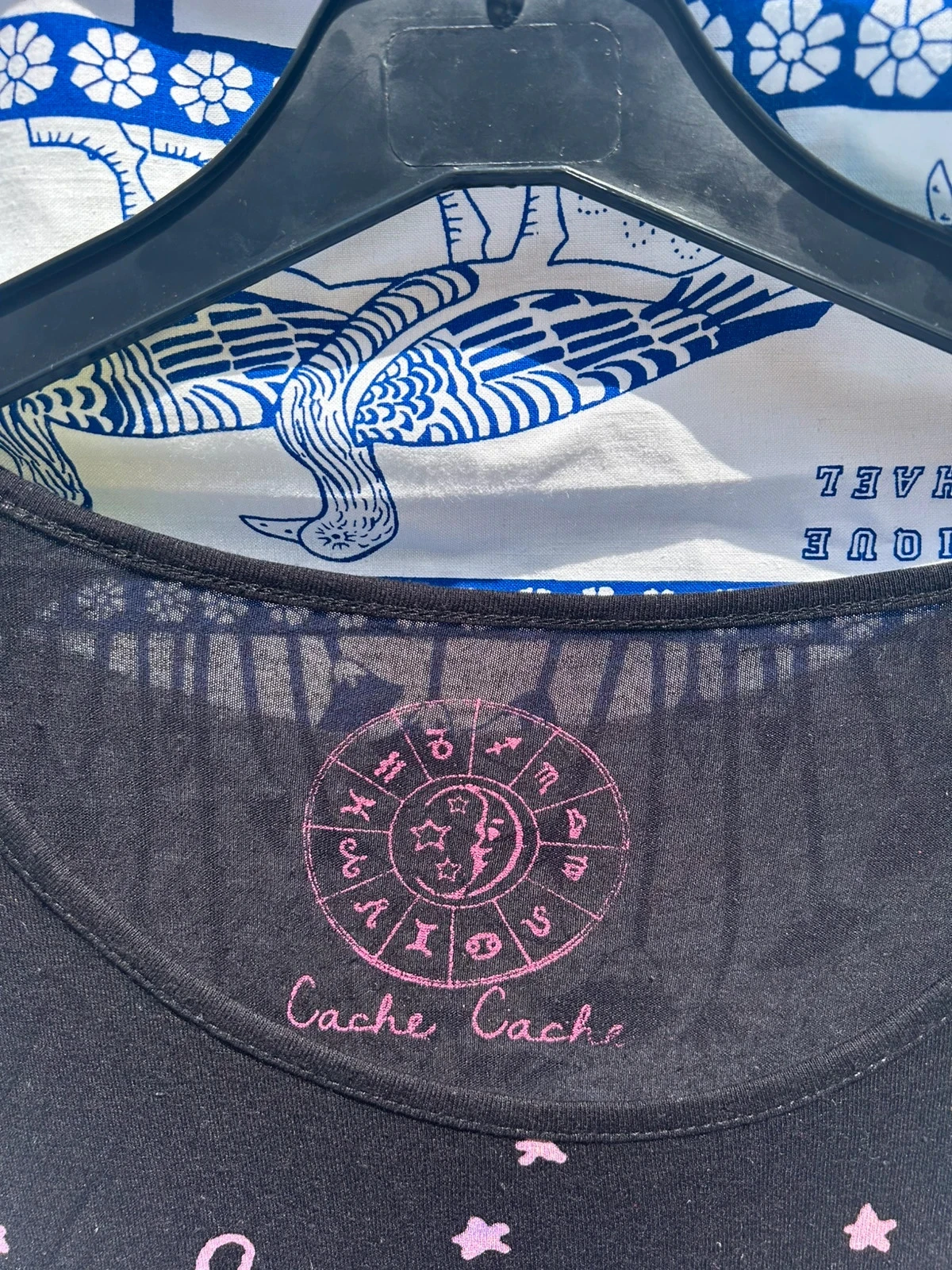 Camiseta preta e violeta XS 34 Cache Cache viscose em bom estado feminino – photo 2